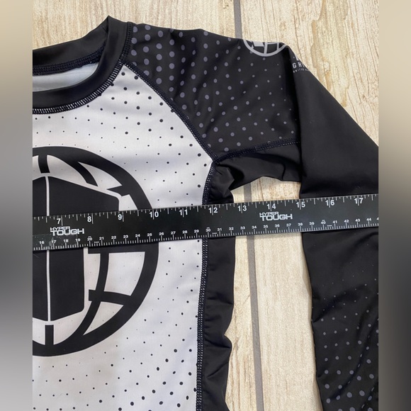 TATAMI Rashguard - Kids 7/8 - Picture 4 of 6